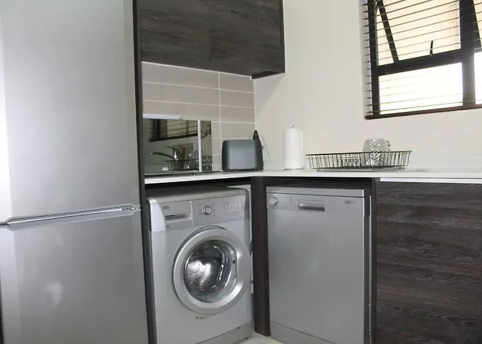 Deep Blue 2 Bed Apartment In An Estate